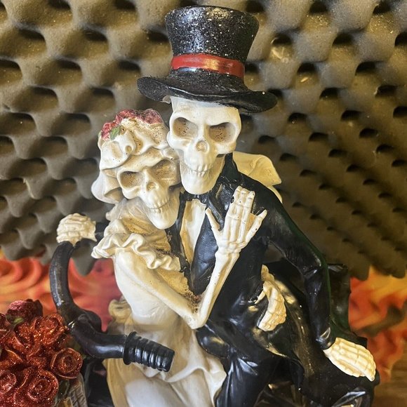 Rachel Zoe Day of the Dead Love Never Dies Bike Couple Skeleton Statue Figurine - Picture 3 of 8